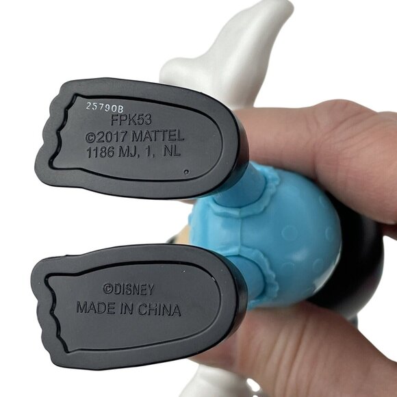 Minnie Mouse Snap & Style Winter Snowboard Ice Skating Lot‎ of 12 Posable Doll - Picture 7 of 7